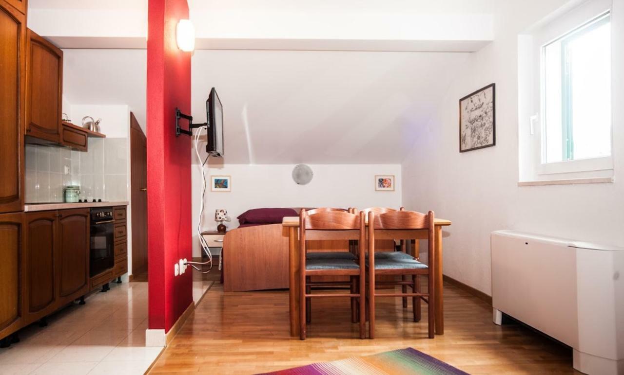 House Koloc Apartment Bol Bagian luar foto