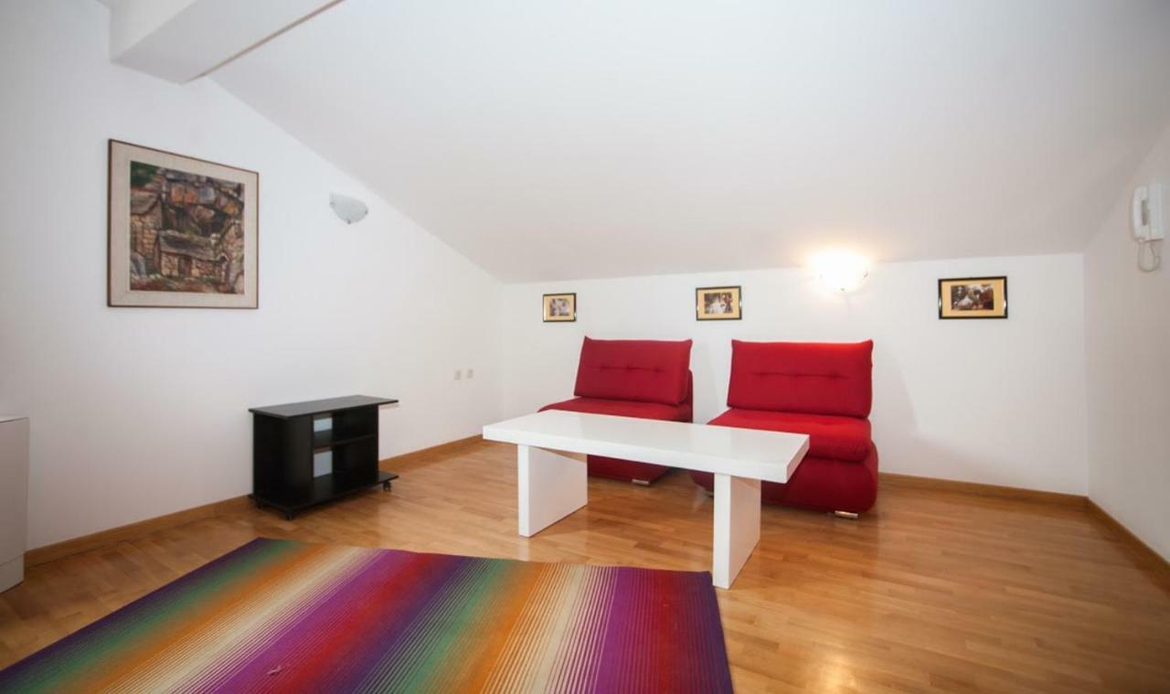 House Koloc Apartment Bol Bagian luar foto