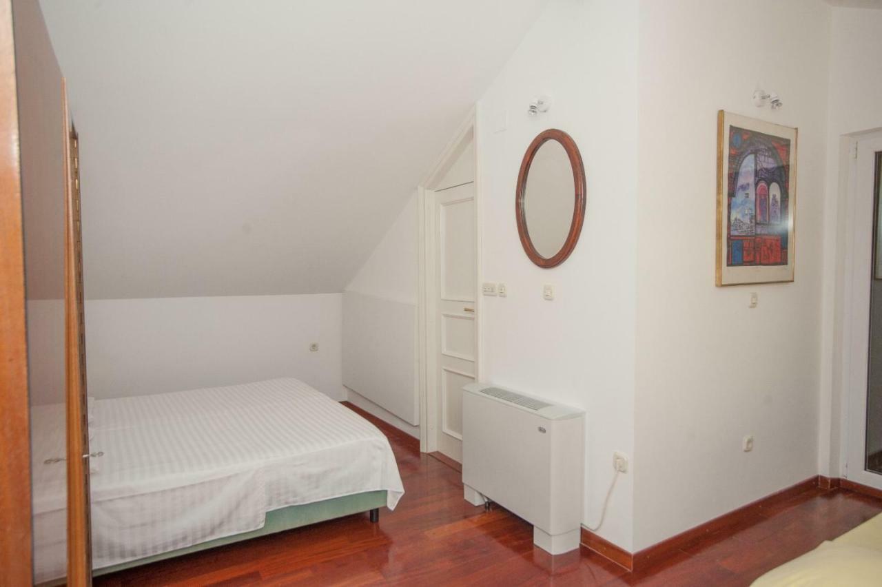 House Koloc Apartment Bol Bagian luar foto
