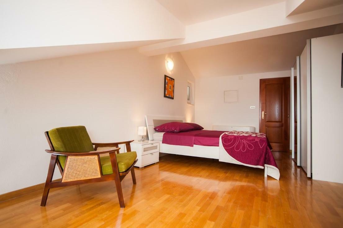 House Koloc Apartment Bol Bagian luar foto