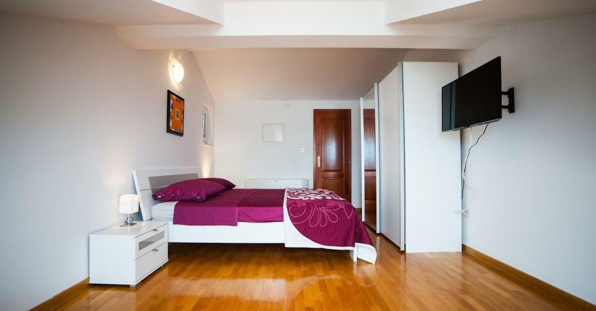House Koloc Apartment Bol Bagian luar foto